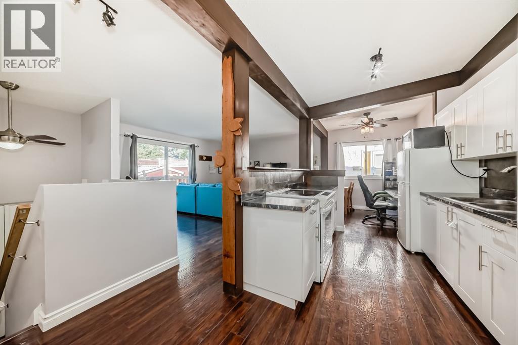 Row / Townhouse for Sale in 724D Raynard Crescent SE|Calgary, Alberta T2A1X7 4