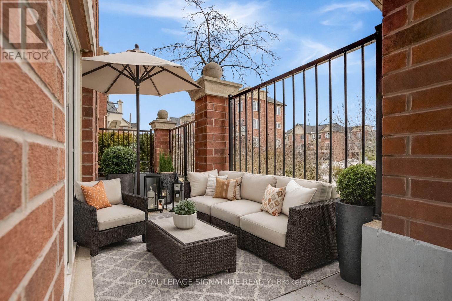 Row / Townhouse for Sale in 19 - 2492 POST ROAD|Oakville (RO River Oaks), Ontario L6H0G6 3