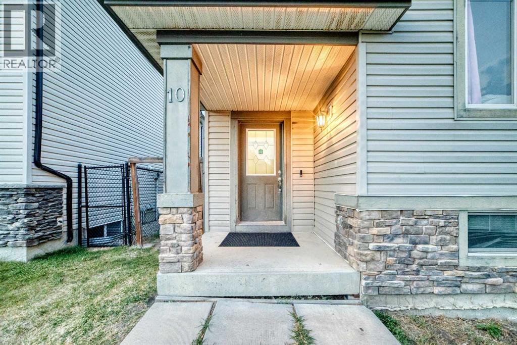 House for Sale in 10 Saddlebrook Gardens NE|Calgary, Alberta T3J5M6 3