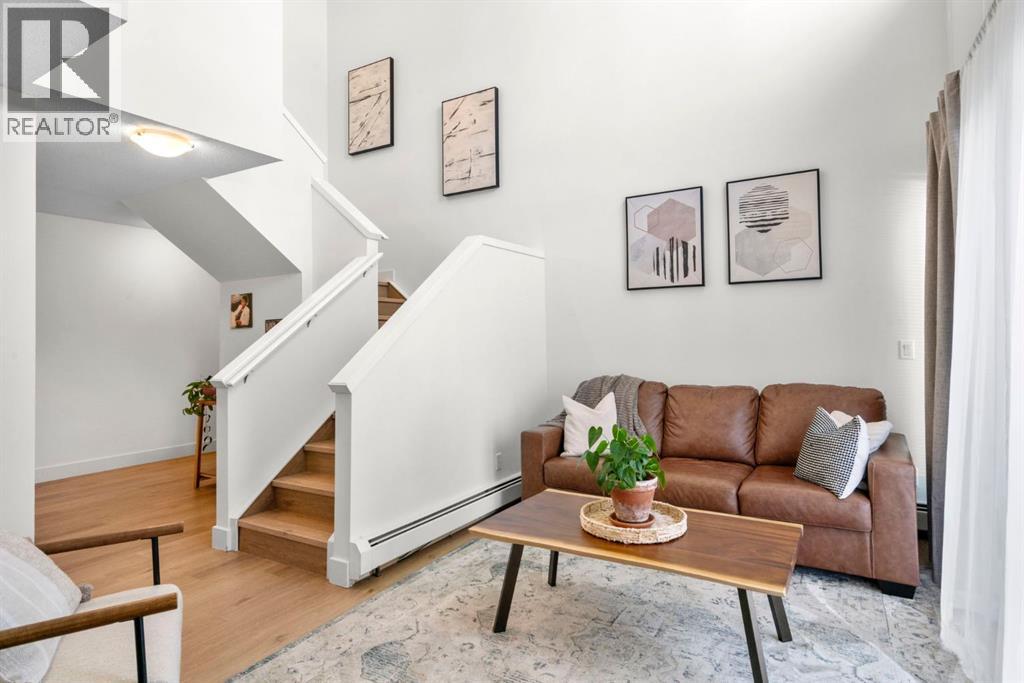 Apartment for Sale in 8, 114 Village Heights SW|Calgary, Alberta T3H2L2 4