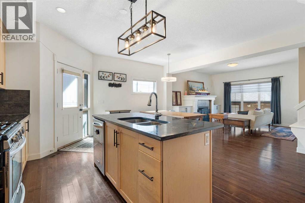 Row / Townhouse for Sale in 2, 4709 17 Avenue NW|Calgary, Alberta T3B0P4 5