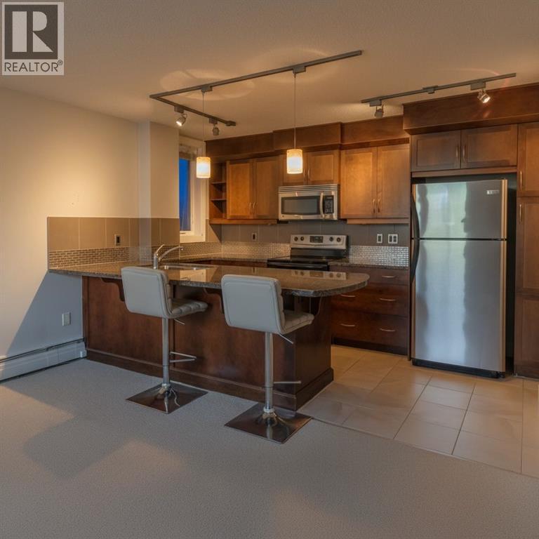 Apartment for Sale in 104, 1534 15 Avenue SW|Calgary, Alberta T3C0X9 3