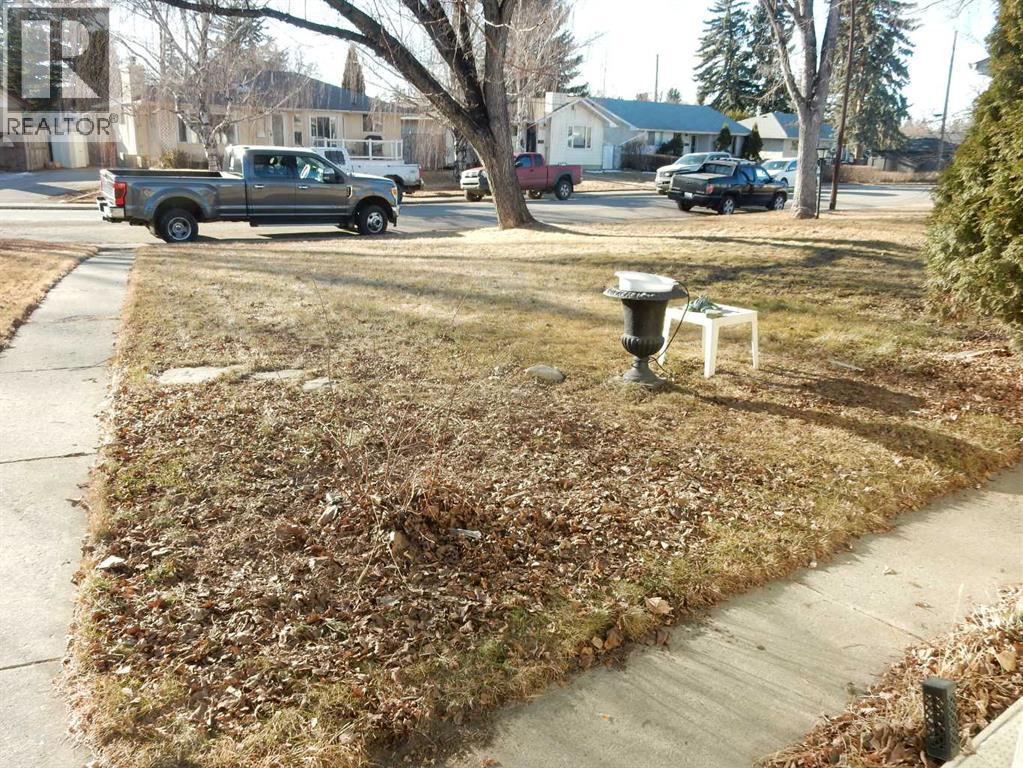 House for Sale in 2524 Southwood Drive SE|Calgary, Alberta T2B1S5 5