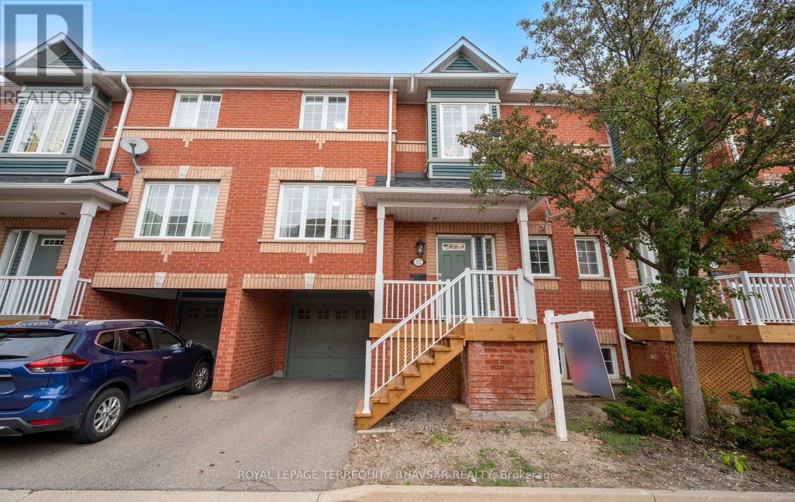 Row / Townhouse for Sale in 15 - 5031 EAST MILL ROAD|Mississauga (East Credit), Ontario L5V2M5 3