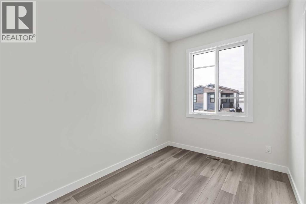 House for Sale in 82 Herron Common NE|Calgary, Alberta T3P2K9 5