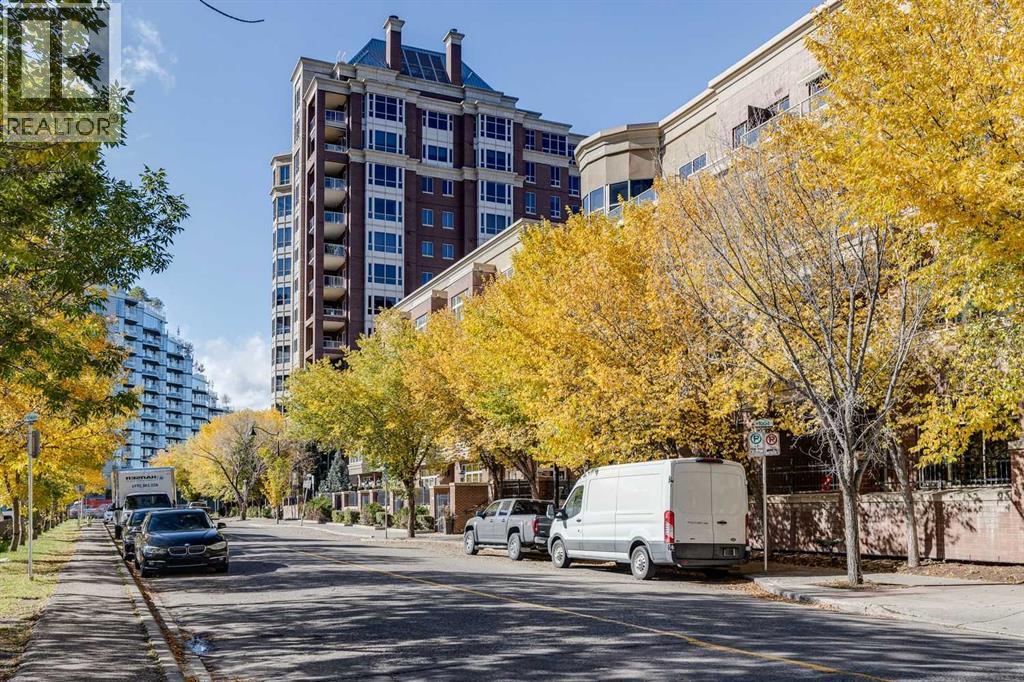 Apartment for Sale in 702, 600 Princeton Way SW|Calgary, Alberta T2P5N4 2