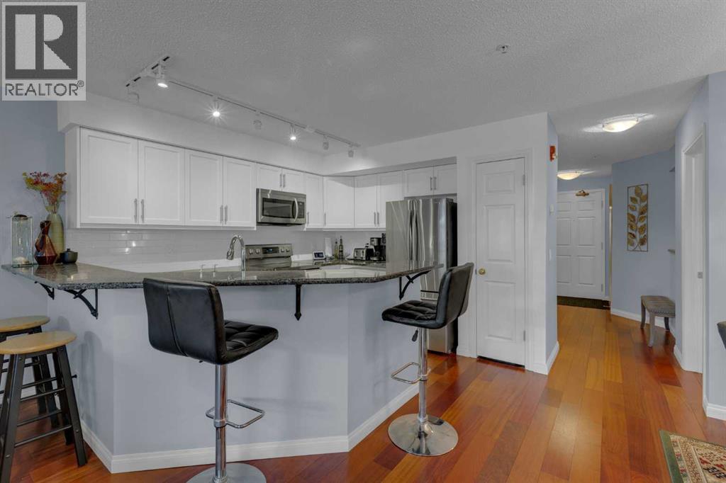 Apartment for Sale in 103, 923 15 Avenue SW|Calgary, Alberta T2R0S2 5