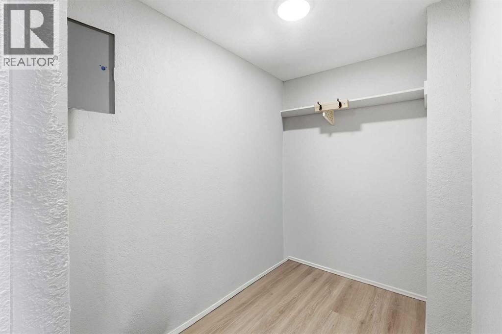 Apartment for Sale in 305, 1113 37 Street SW|Calgary, Alberta T3C1S5 4