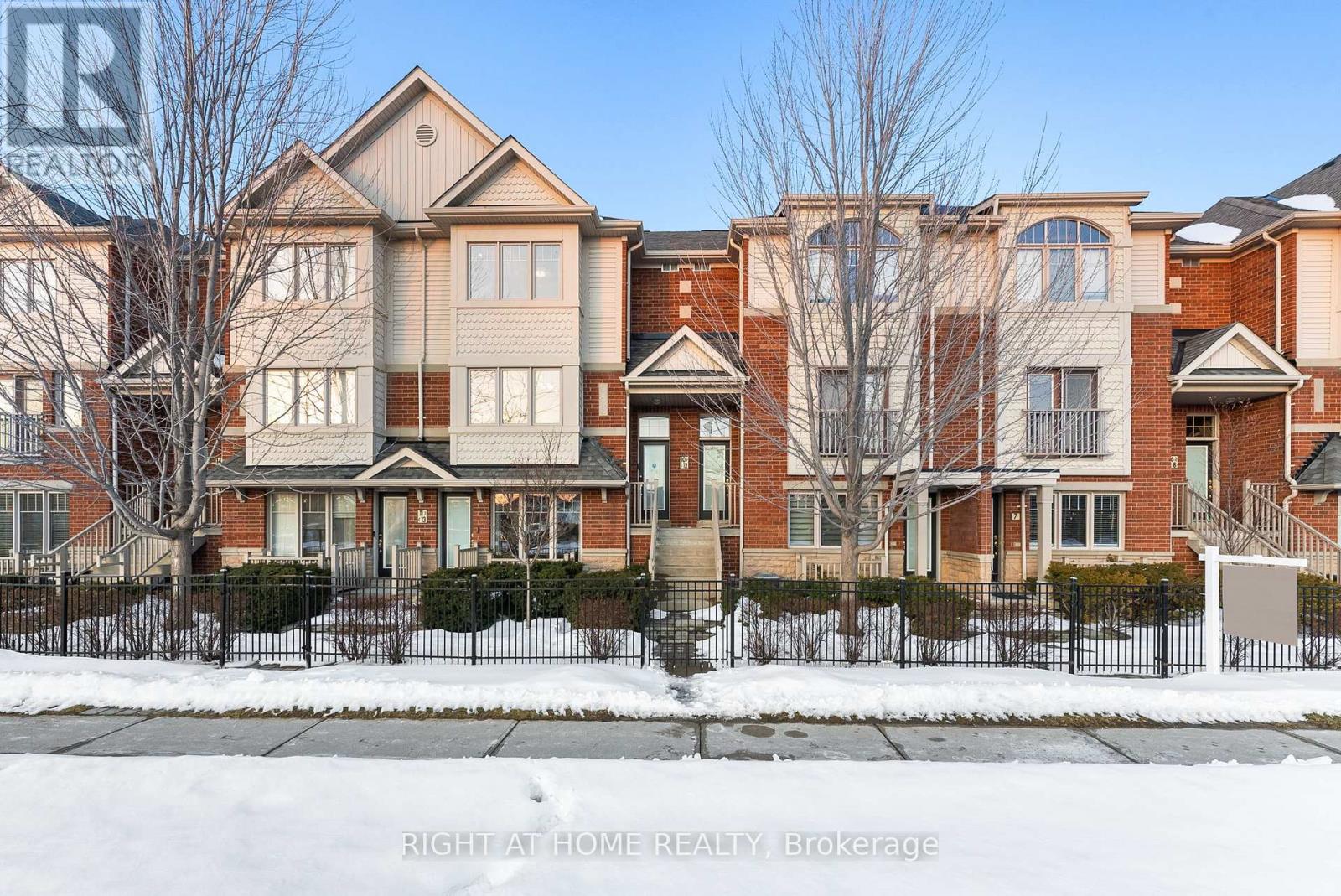 Row / Townhouse for Sale in 12 - 5725 TENTH LINE W|Mississauga (Churchill Meadows), Ontario L5M0P7
