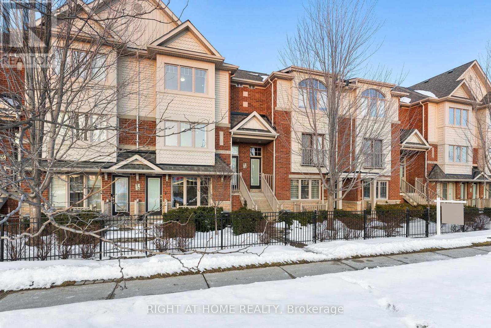 Row / Townhouse for Sale in 12 - 5725 TENTH LINE W|Mississauga (Churchill Meadows), Ontario L5M0P7 2