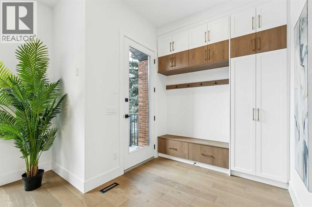 Duplex for Sale in 2632 36 Street SW|Calgary, Alberta T3E2Z8 3