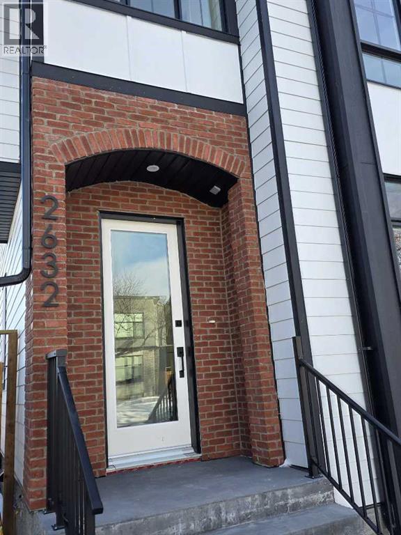 Duplex for Sale in 2632 36 Street SW|Calgary, Alberta T3E2Z8 2