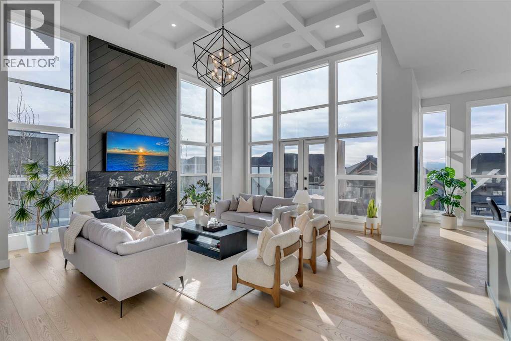 House for Sale in 100 Elkton Close SW|Calgary, Alberta T3H1W6