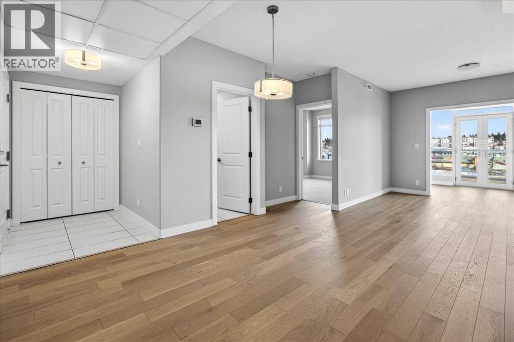 Apartment for Sale in 501, 24 Varsity Estates Circle NW|Calgary, Alberta T3A2X8 5