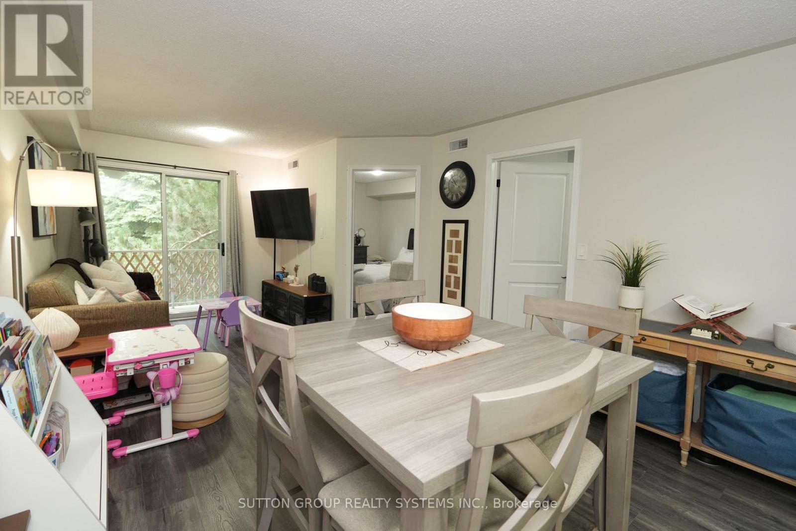 Row / Townhouse for Sale in 183 - 103 BRISTOL ROAD E|Mississauga (Hurontario), Ontario L4Z3P6 2