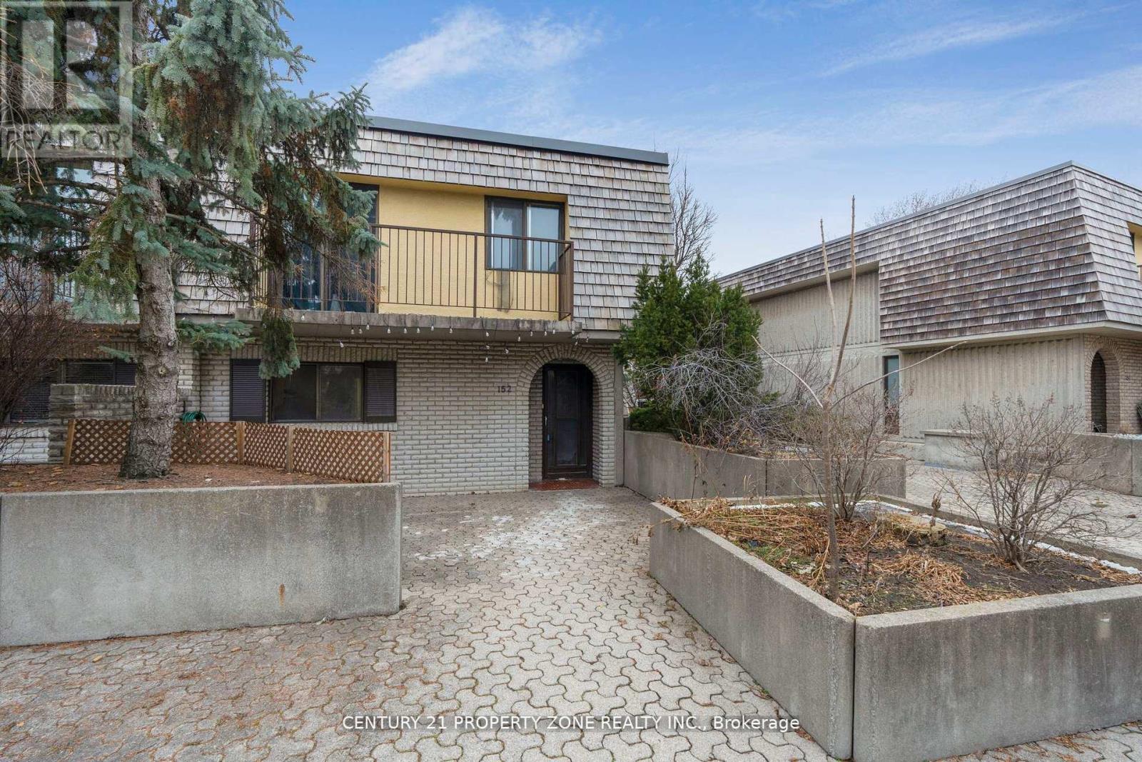 Row / Townhouse for Sale in 152 - 1250 MISSISSAUGA VALLEY BOULEVARD|Mississauga (Mississauga Valleys), Ontario L5A3R6