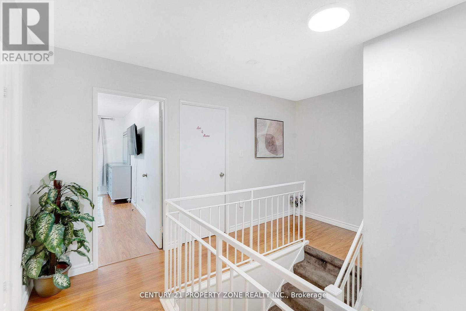 Row / Townhouse for Sale in 152 - 1250 MISSISSAUGA VALLEY BOULEVARD|Mississauga (Mississauga Valleys), Ontario L5A3R6 2