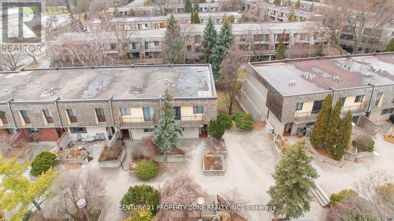 Row / Townhouse for Sale in 152 - 1250 MISSISSAUGA VALLEY BOULEVARD|Mississauga (Mississauga Valleys), Ontario L5A3R6 4