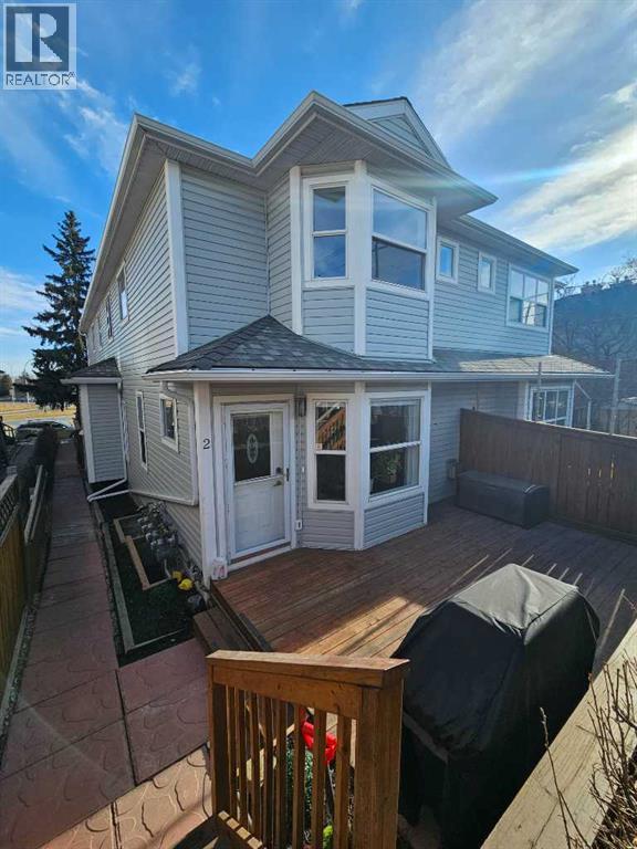 Row / Townhouse for Sale in 2, 2013 24 Street SW|Calgary, Alberta T3E1T1 2