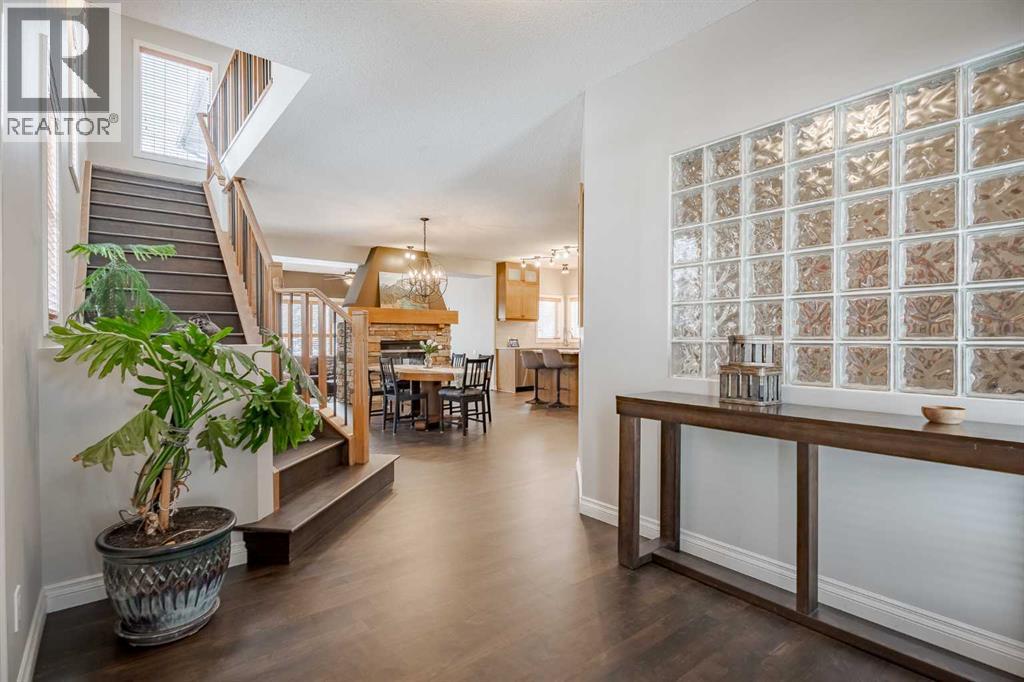 House for Sale in 270 Valley Crest Court NW|Calgary, Alberta T3B5Z1 4