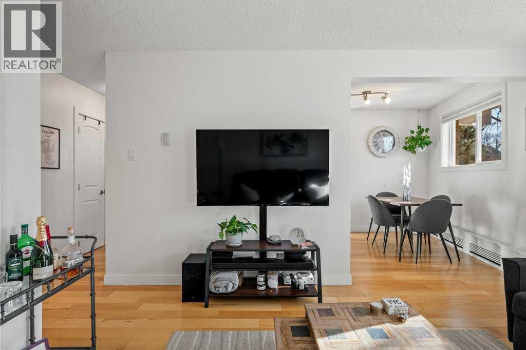 Apartment for Sale in 101, 312 15 Avenue NE|Calgary, Alberta T2E1H2