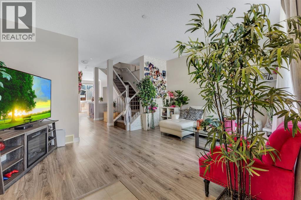 Duplex for Sale in 117 Howse Lane NE|Calgary, Alberta T3P0Z3 5