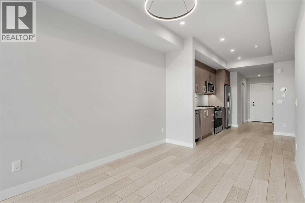 Apartment for Sale in 523, 110-18 A Street NW|Calgary, Alberta T2N5G5 5