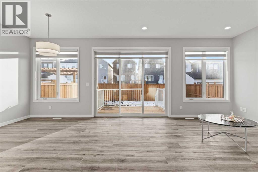 House for Sale in 109 Mallard Grove SE|Calgary, Alberta T3S0E2 4