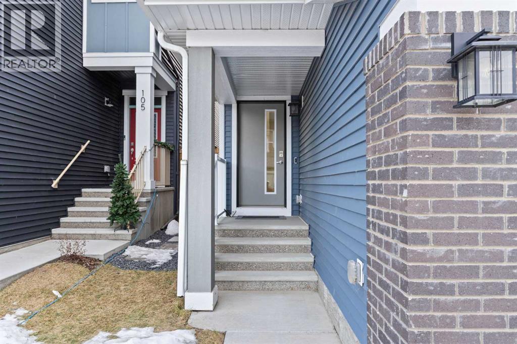 House for Sale in 109 Mallard Grove SE|Calgary, Alberta T3S0E2 3