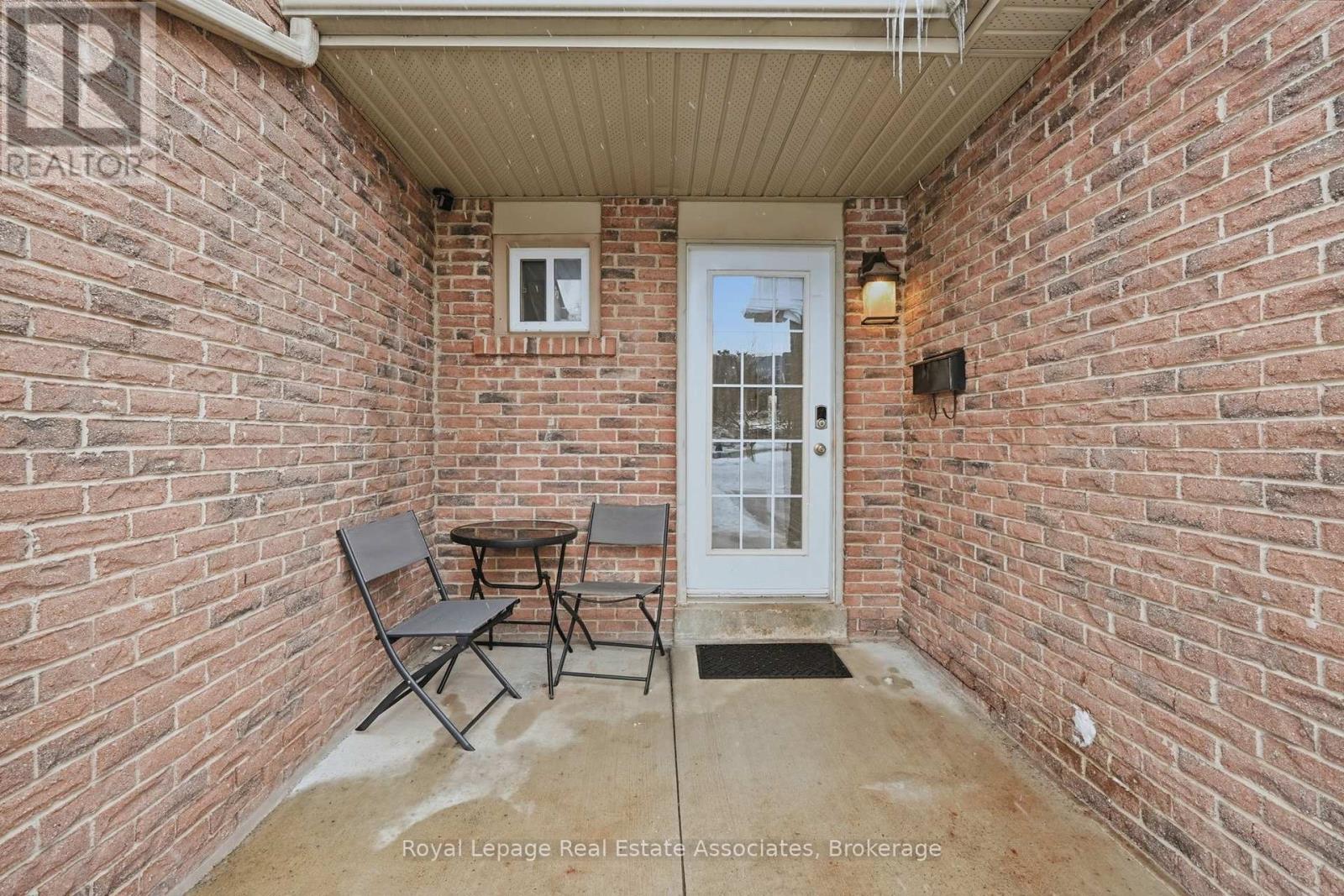 Row / Townhouse for Sale in 68 - 2670 BATTLEFORD ROAD|Mississauga (Meadowvale), Ontario L5N2S7 5