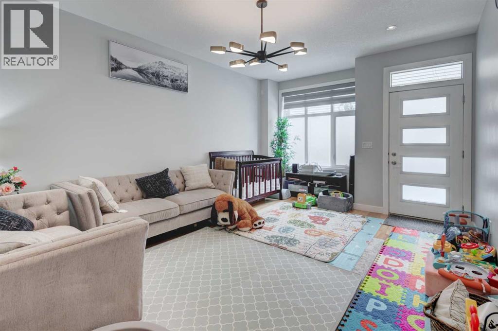 Row / Townhouse for Sale in 107, 408 27 Avenue NE|Calgary, Alberta T2E2A4 5