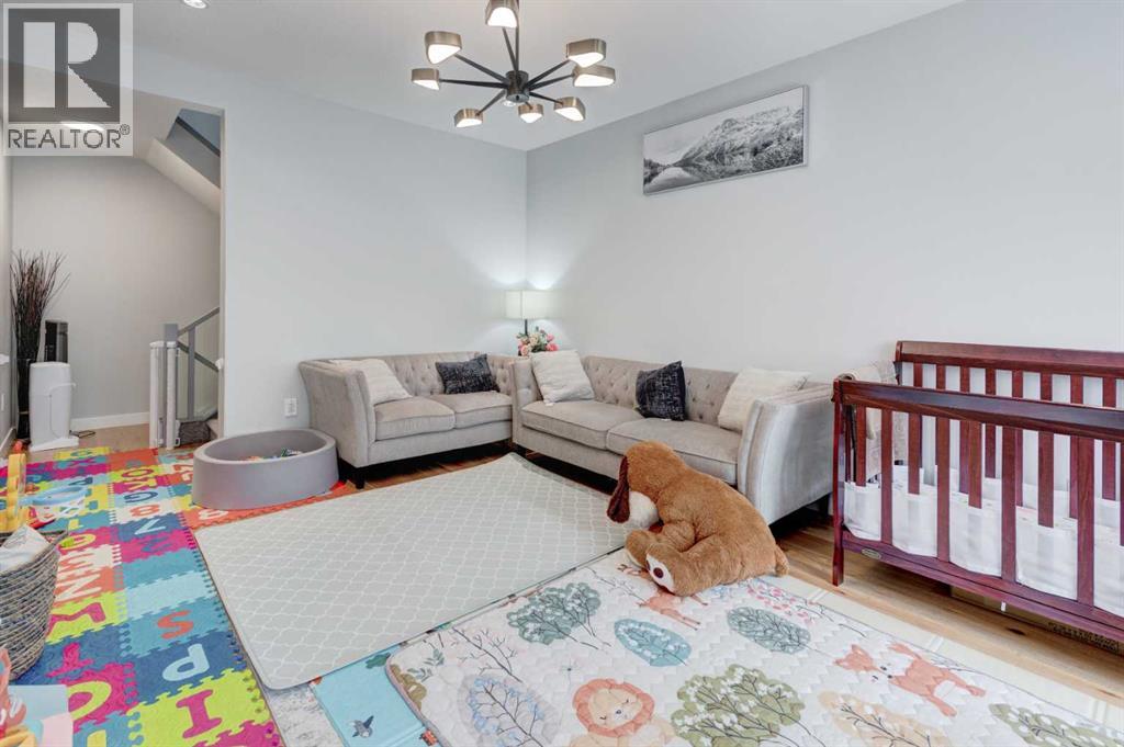 Row / Townhouse for Sale in 107, 408 27 Avenue NE|Calgary, Alberta T2E2A4 3