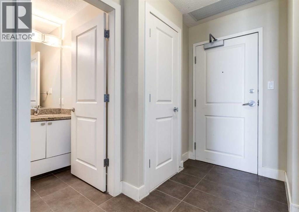 Apartment for Sale in 1801, 77 Spruce Place SW|Calgary, Alberta T3C3X6 3