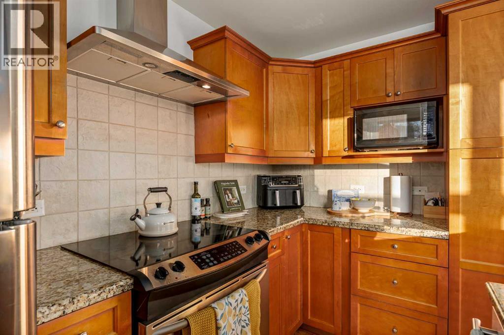 Apartment for Sale in 205, 716 5 Street NE|Calgary, Alberta T2E3W8 4