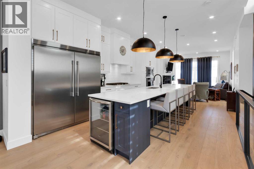 House for Sale in 704 37 Street SW|Calgary, Alberta T3C1R9 5