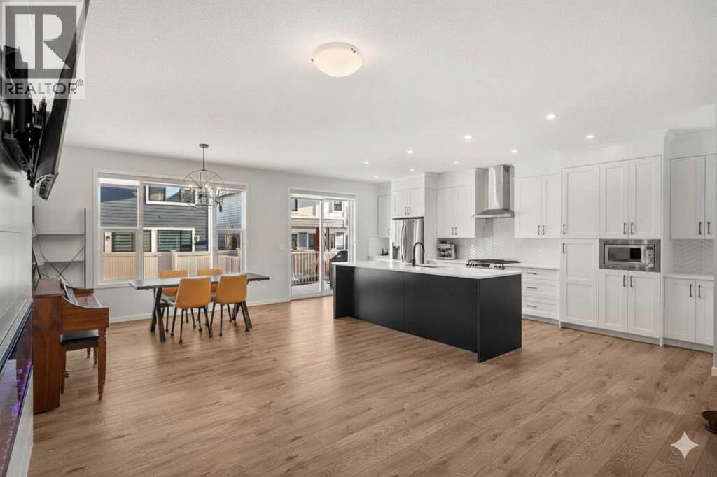 House for Sale in 40 West Grove Link SW|Calgary, Alberta T3H6E3 3