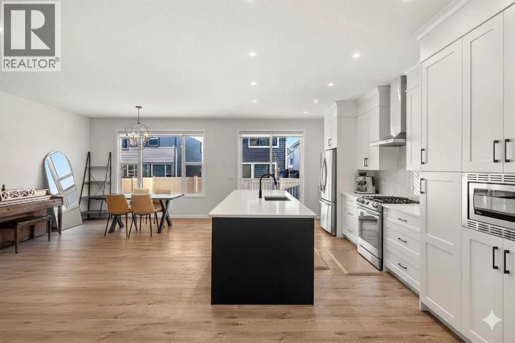 House for Sale in 40 West Grove Link SW|Calgary, Alberta T3H6E3 4