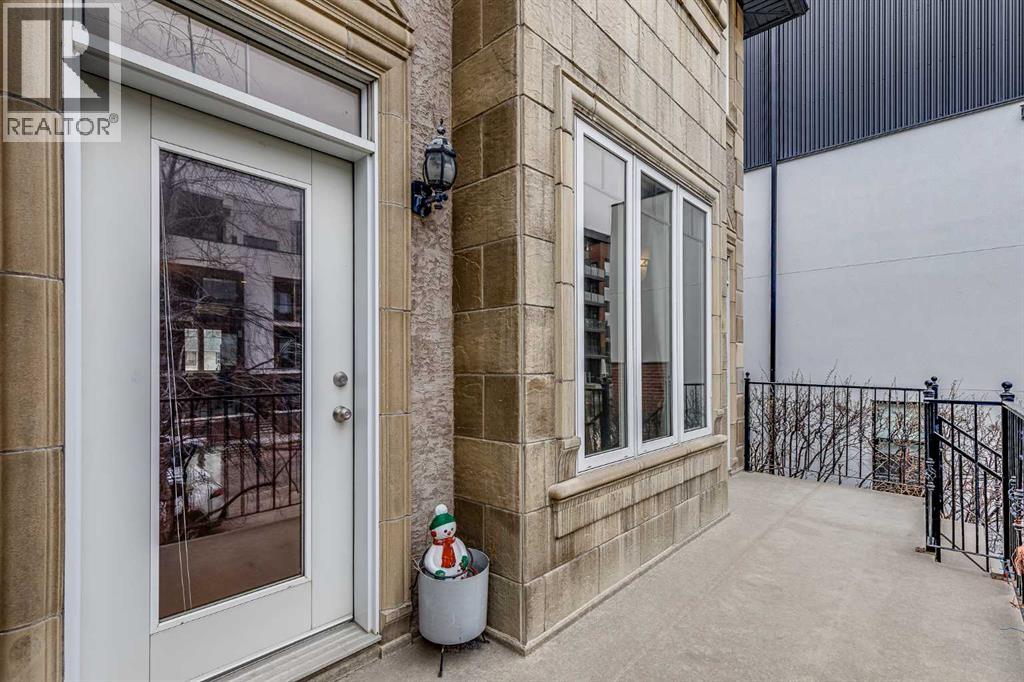 Duplex for Sale in 1611 33 Avenue SW|Calgary, Alberta T2T1Y6 3