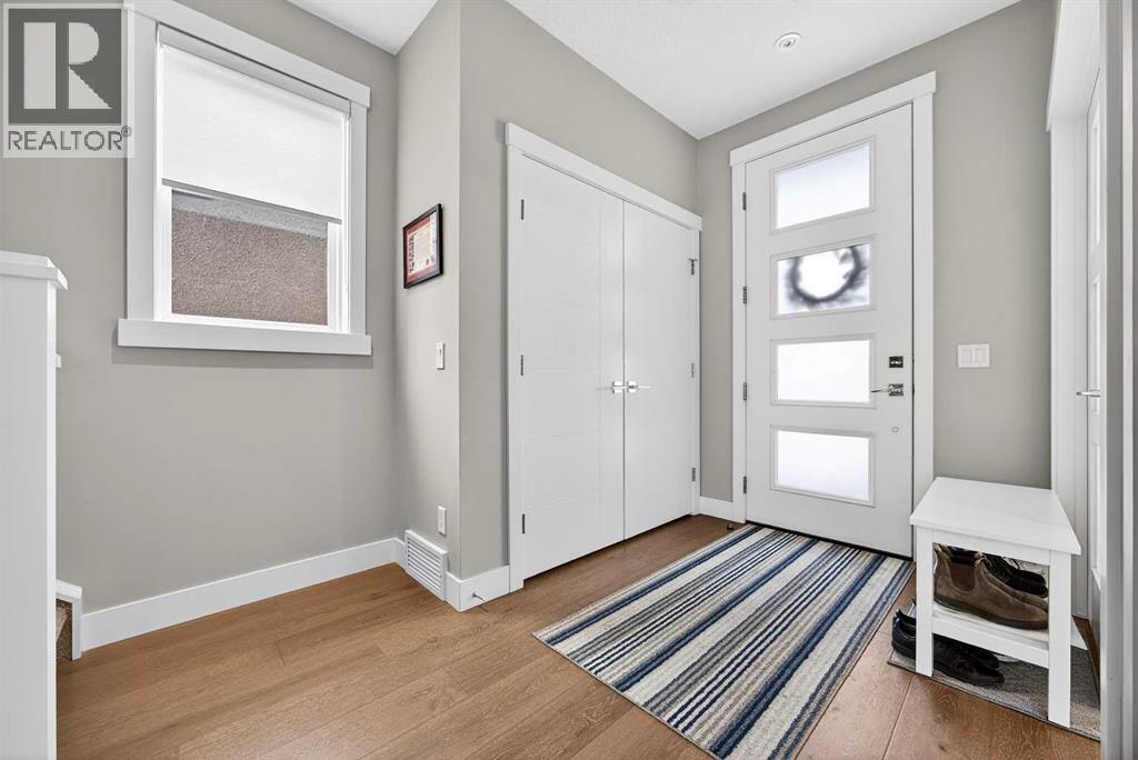 Duplex for Sale in 435 31 Avenue NW|Calgary, Alberta T2M2P5 3