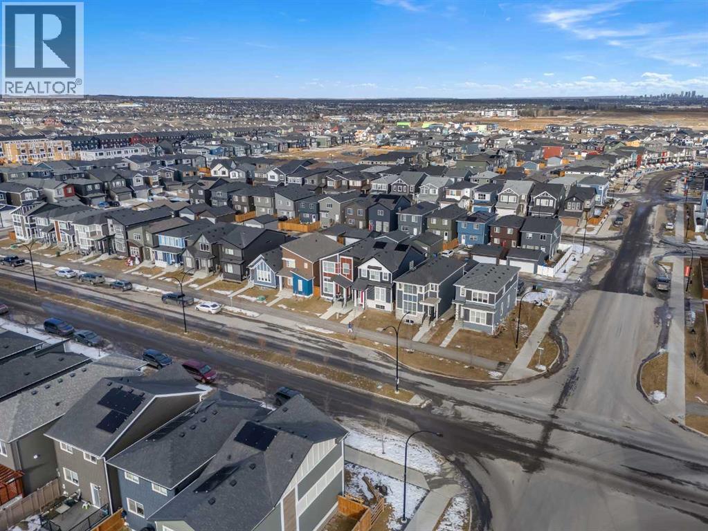 House for Sale in 164 Belmont Boulevard SW|Calgary, Alberta T2X4W3 4