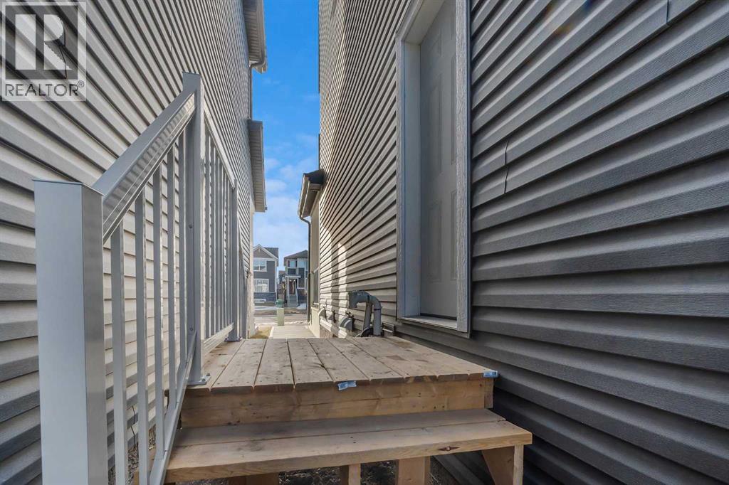 House for Sale in 164 Belmont Boulevard SW|Calgary, Alberta T2X4W3 5