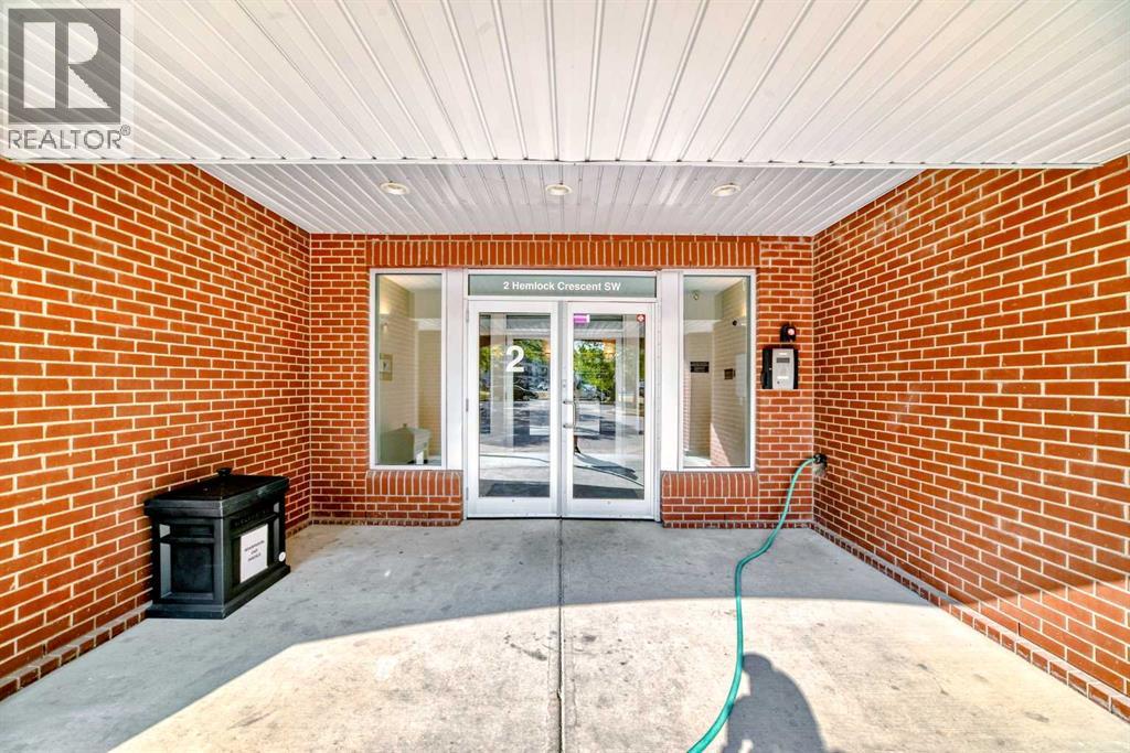 Apartment for Sale in 214, 2 Hemlock Crescent SW|Calgary, Alberta T3C2Z1 2