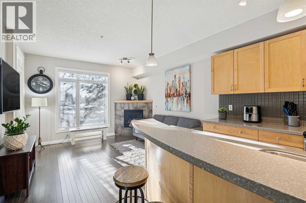 Apartment for Sale in 214, 2 Hemlock Crescent SW|Calgary, Alberta T3C2Z1 4