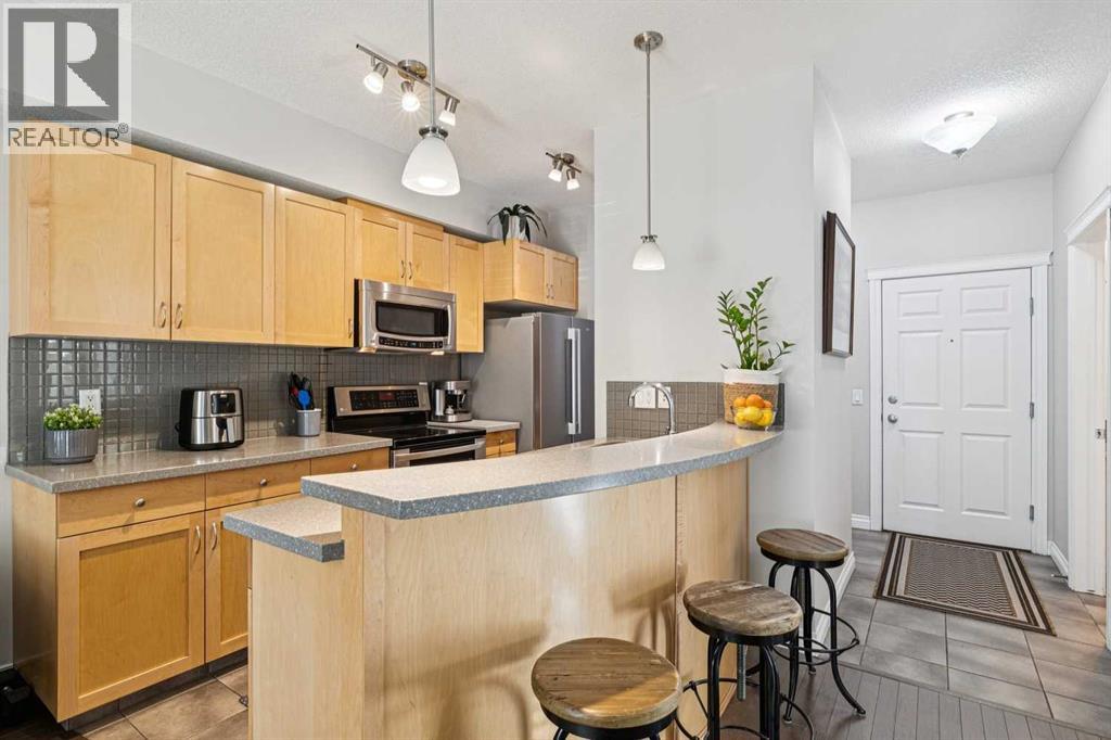 Apartment for Sale in 214, 2 Hemlock Crescent SW|Calgary, Alberta T3C2Z1 5