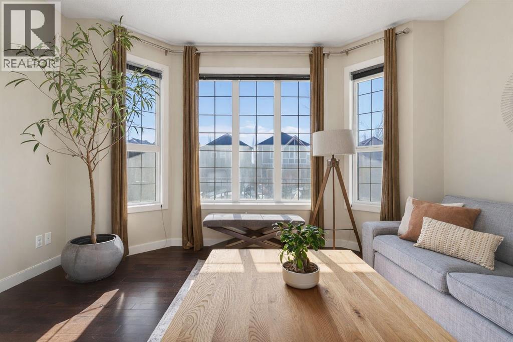 House for Sale in 999 Evanston Drive NW|Calgary, Alberta T3P0K9 2