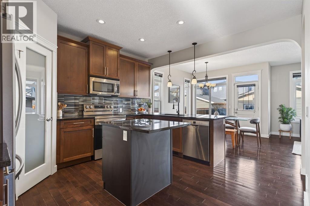 House for Sale in 999 Evanston Drive NW|Calgary, Alberta T3P0K9 5