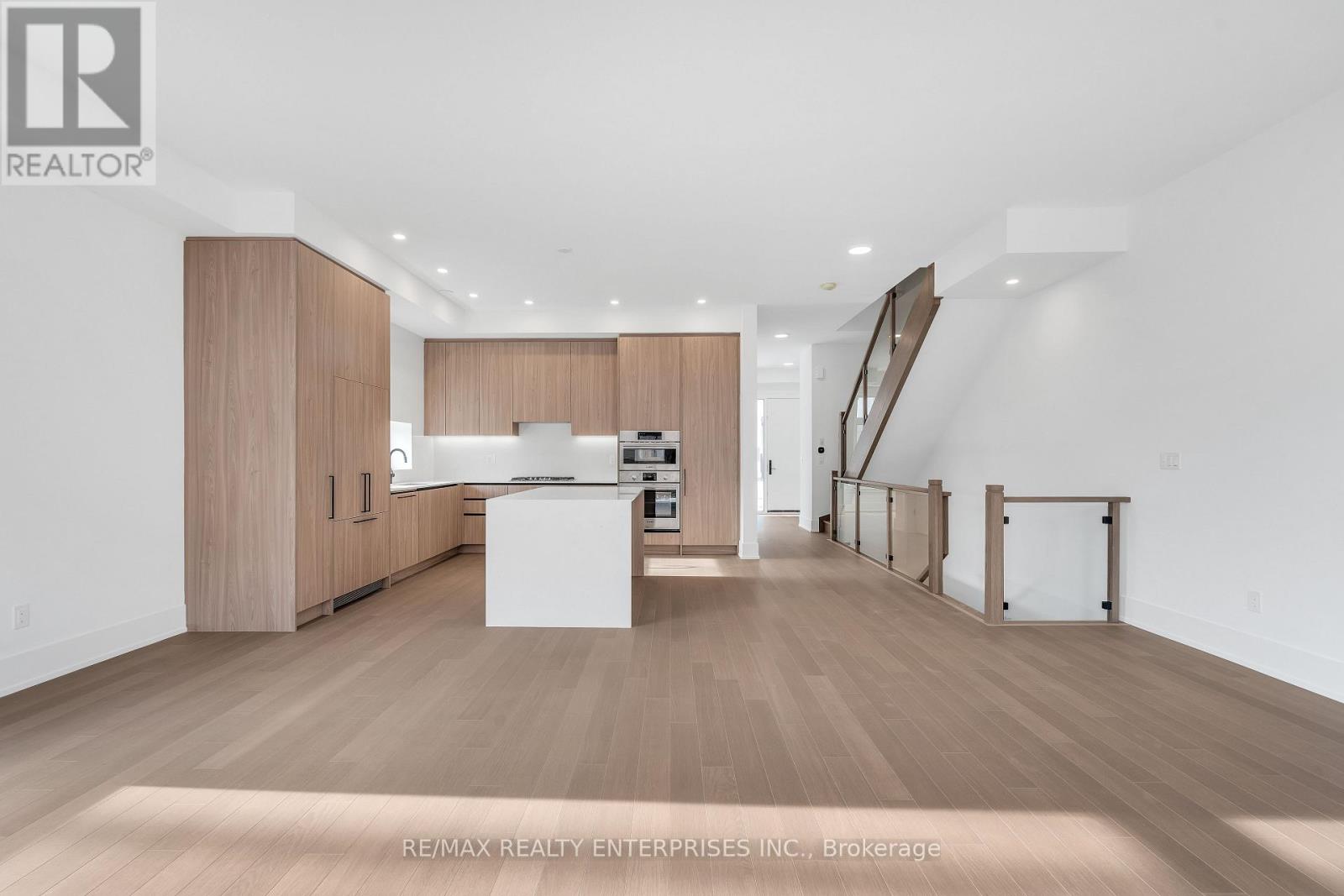 Row / Townhouse for Sale in 76 - 50 LOU PARSONS WAY|Mississauga (Port Credit), Ontario L5H0B2 3