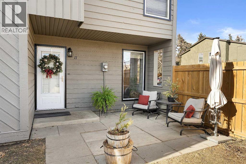 Row / Townhouse for Sale in 11, 420 Grier Avenue NE|Calgary, Alberta T2K5X6