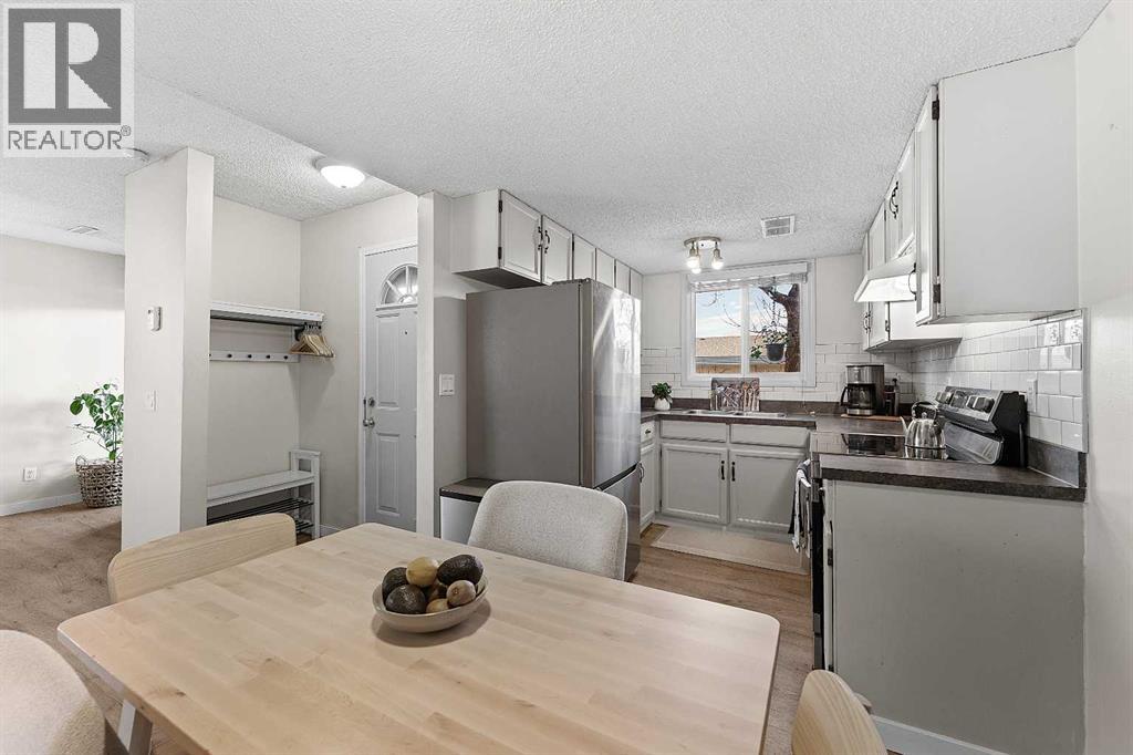 Row / Townhouse for Sale in 11, 420 Grier Avenue NE|Calgary, Alberta T2K5X6 5