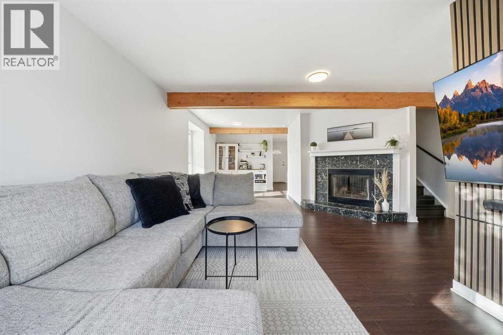 Row / Townhouse for Sale in 76 Abberfield Court NE|Calgary, Alberta T2A7N4 3